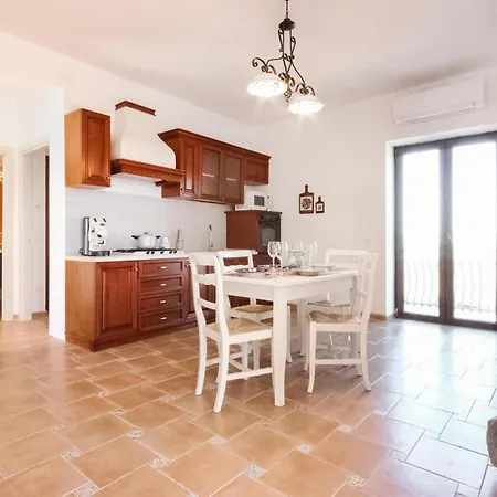 Amazing In With Kitchen *